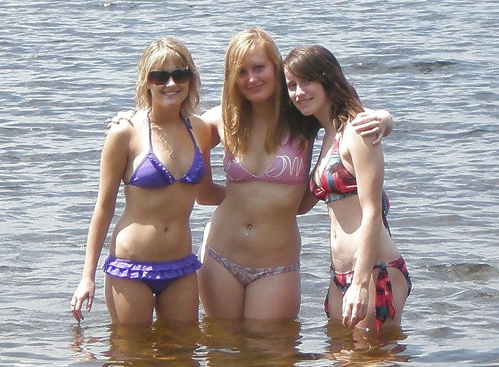 Sex Gallery Bikini Twins