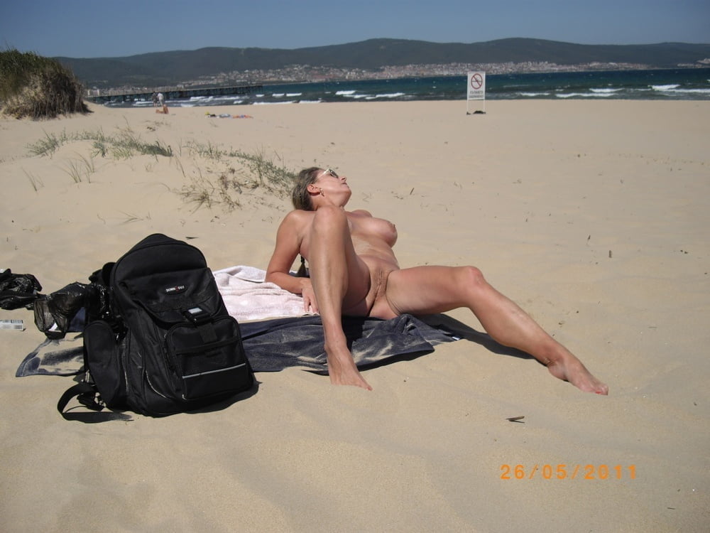 Beach Milf - 20 Photos 