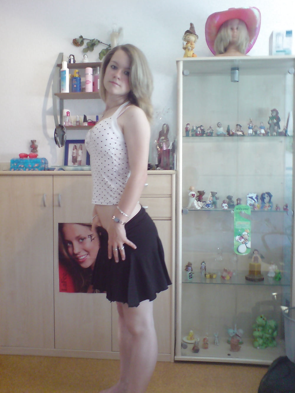 Sex Gallery Blonde Slut Posing