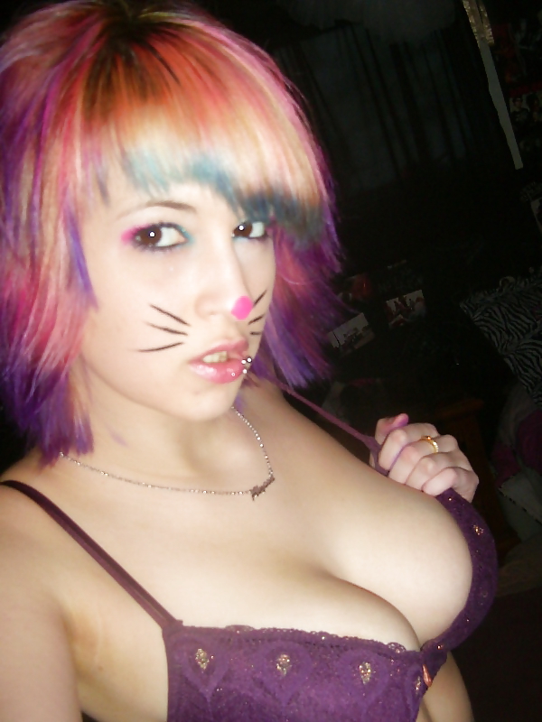 Sex Gallery Hot teen with purple Hair