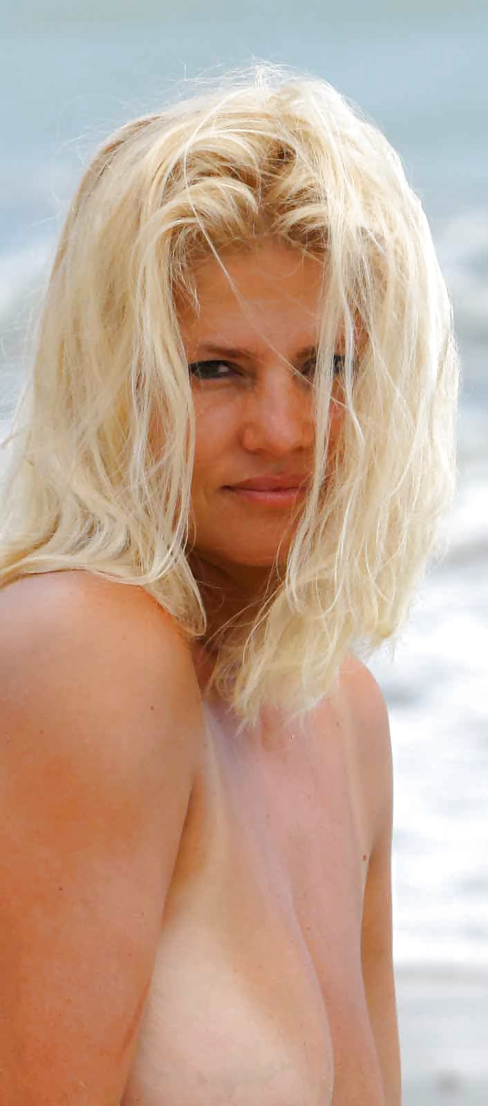 Sex Gallery The beach 87