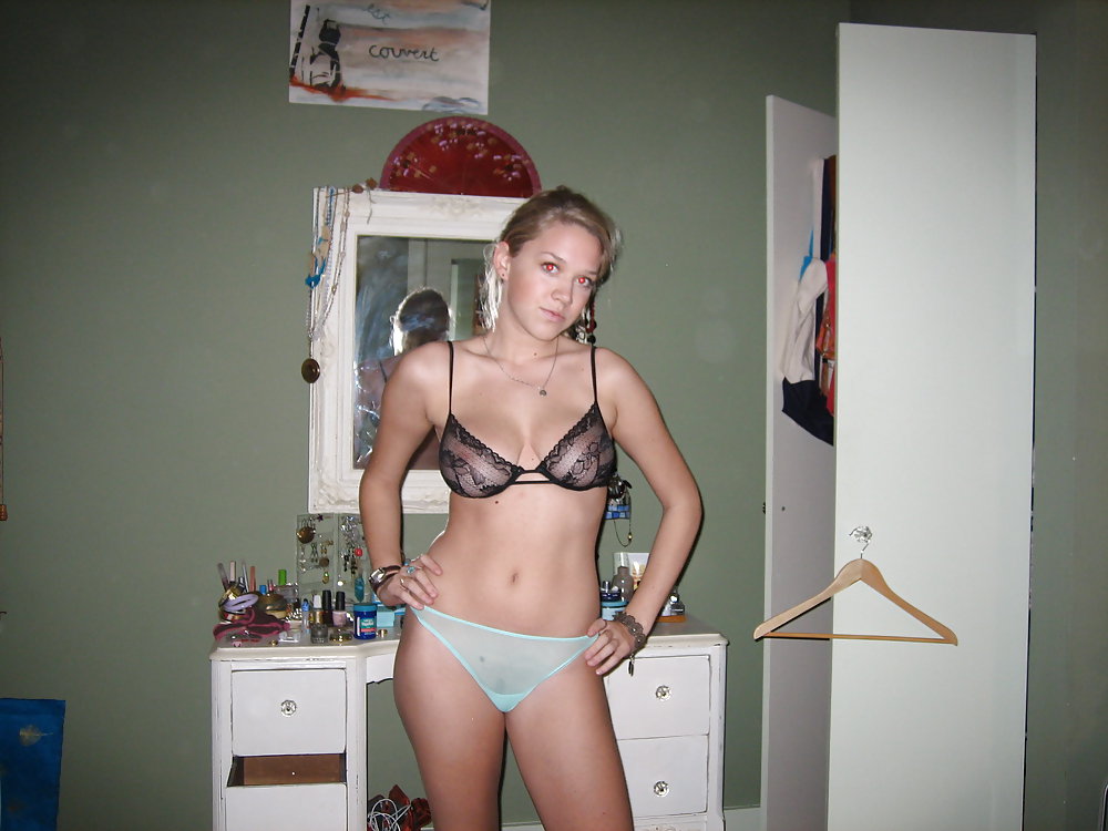 Sex Gallery Real Amateur Set: Hot Blonde Selfshooter