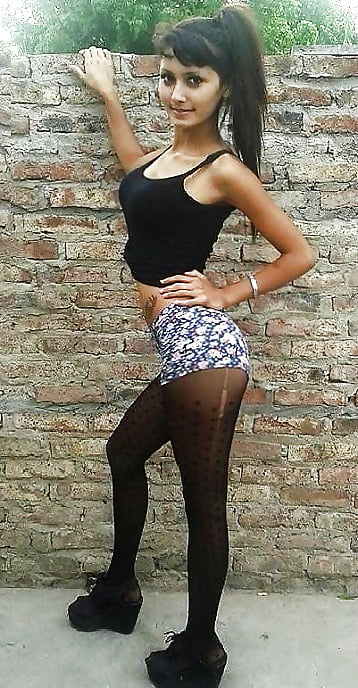 Sex Gallery Dirty little whores in tight shorts 18.
