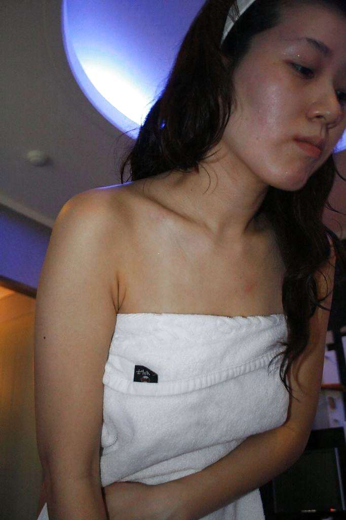 Sex Gallery Chinese girl in a hotel