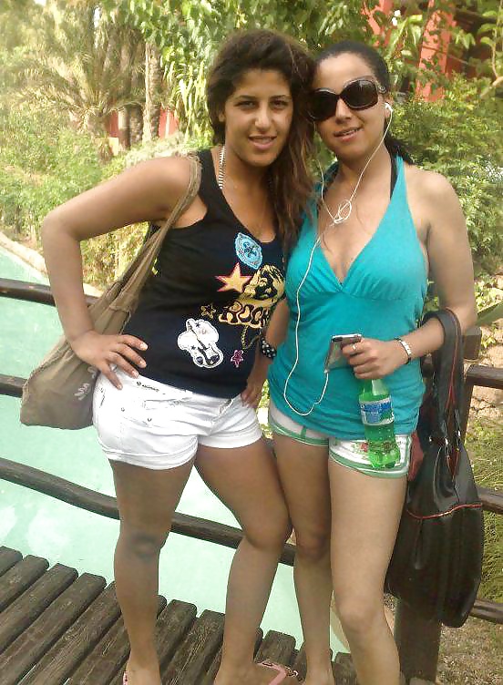 Sex Gallery Arab hotties 2