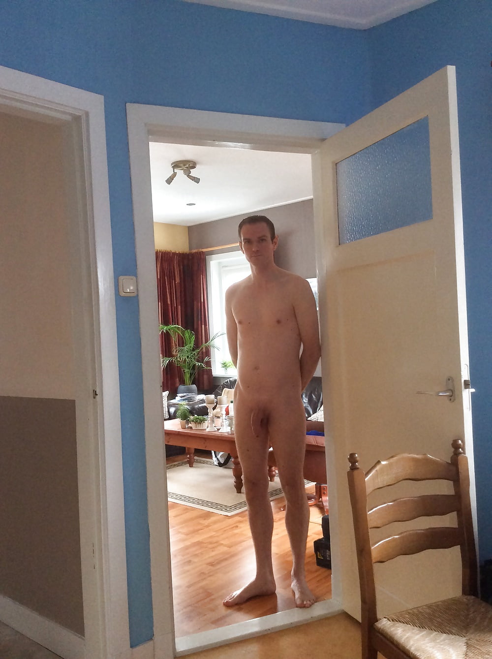 Sex Gallery Naked posing inside my home and feeling frisky!