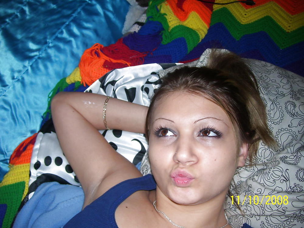 Sex Gallery AMATEUR JULIA SHOWING OFF