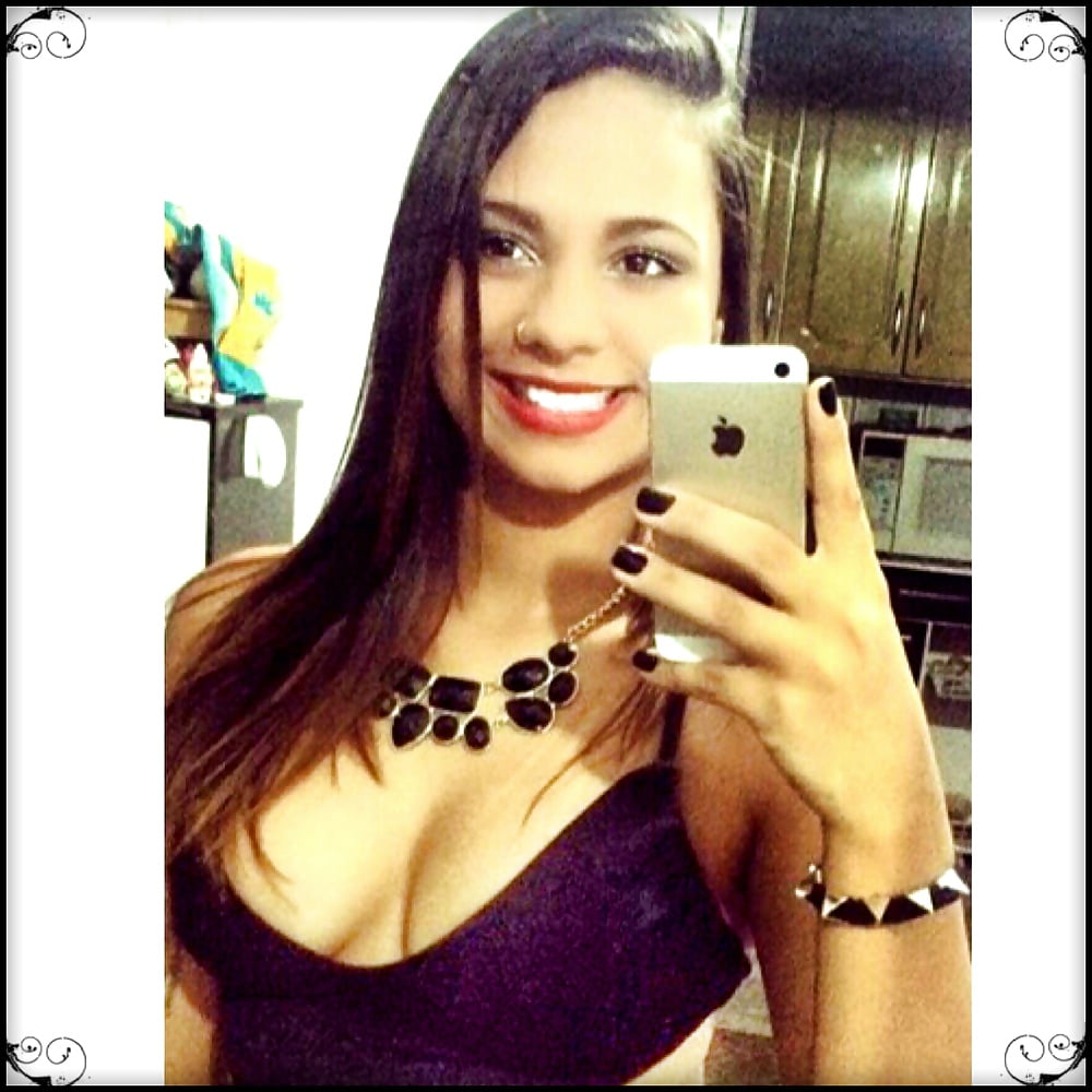 Sex Gallery latinas joven babes cleavage big tits