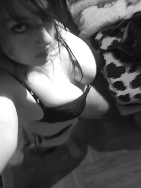 Sex Gallery Hot self-pics - black and white