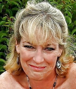 Sex Gallery hot mom 772