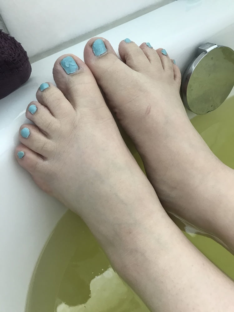 Perfect Feet for my dick - 11 Photos 