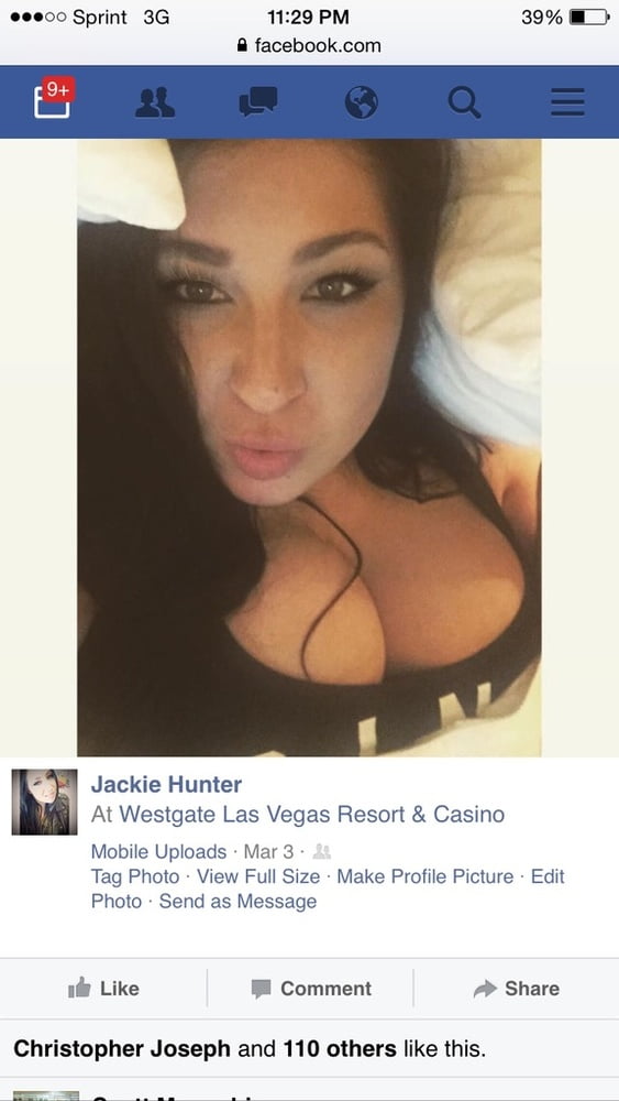 Jackie Hunter Exposed - 46 Photos 