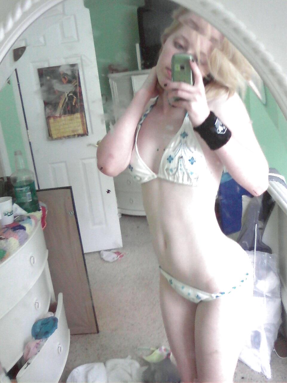 Sex Gallery SHOOTING HIMSELF - ASHLEY