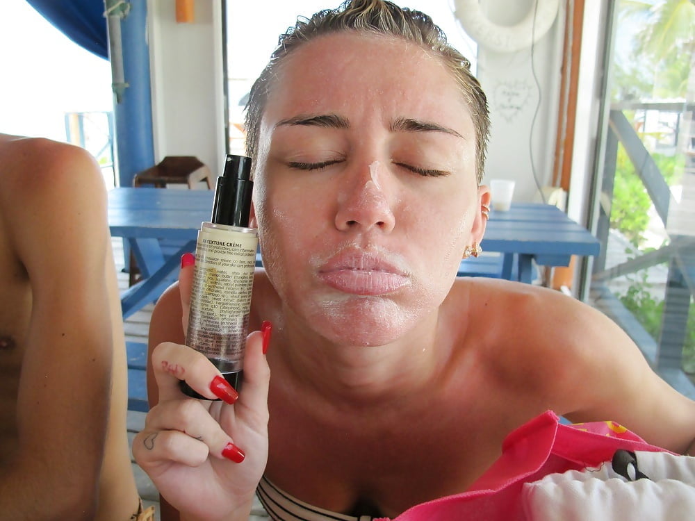 Miley Cyrus Nude Leaked Photo Foto Nuda Pics Xhamster