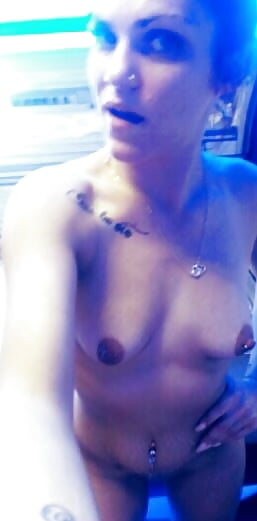 Sex Gallery Dumme Dreiloch Hure Sarah Teil 1