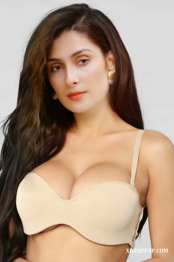 666px x 1000px - Pakistani Actress Fakes Nudes