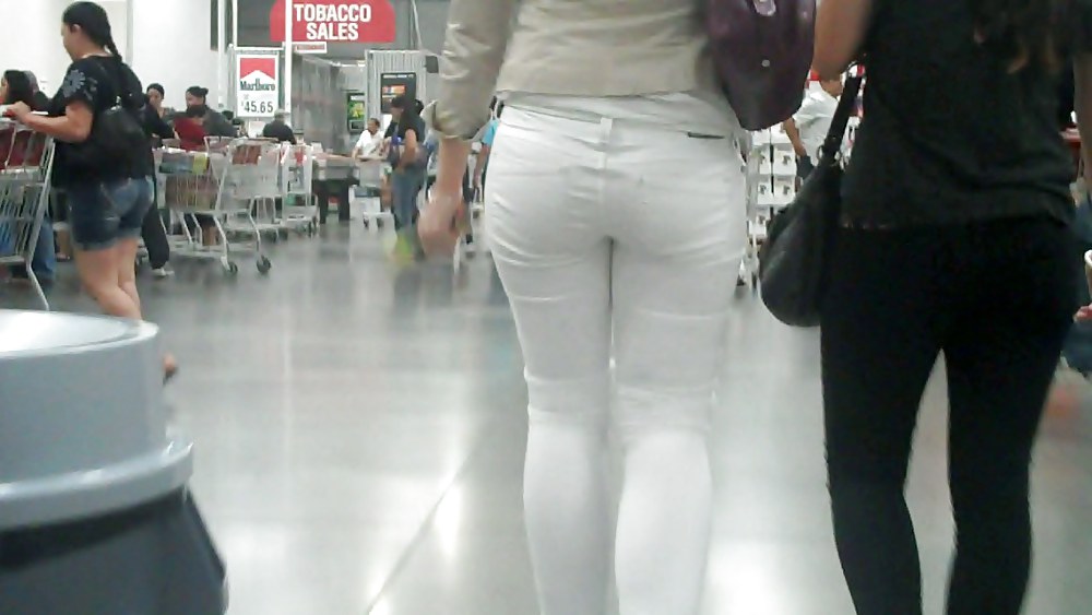 Sex Gallery Nice sexy ass & butt in white jeans looking good