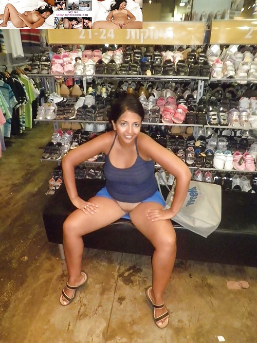Sex Gallery Amateur girls , mature flashing in public stores !