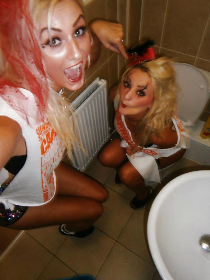 Sex Gallery UK Girls on the Toilet - vol 1