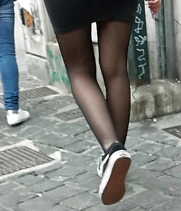 Sex Gallery Beauty Legs With Black Stockings (babes) candid