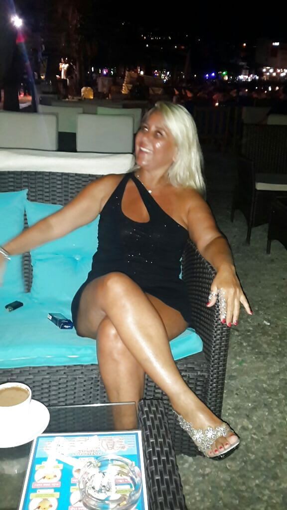 Sex Gallery turkish sexy blonde  milf