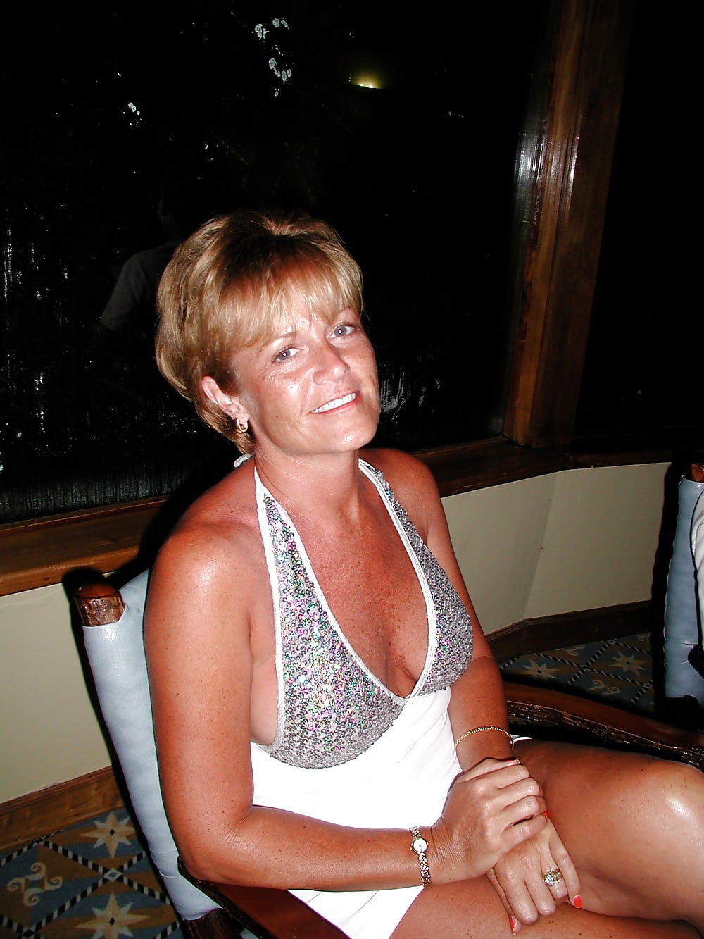 Sex Gallery Hot Mature Milf on Vacation