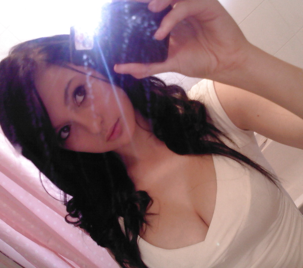 Sex Gallery She knows she's a tease....