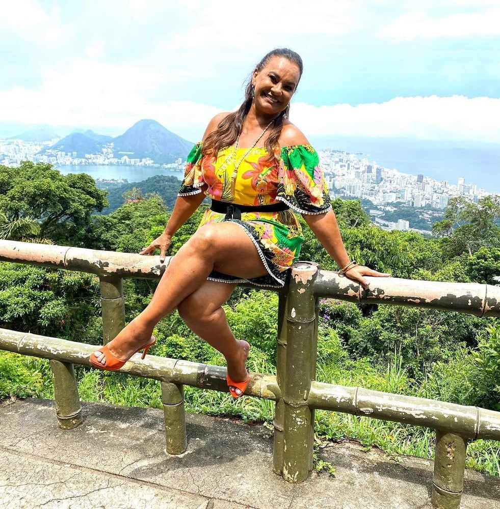 Coroa brasileira SOLANGE- 22 Photos 
