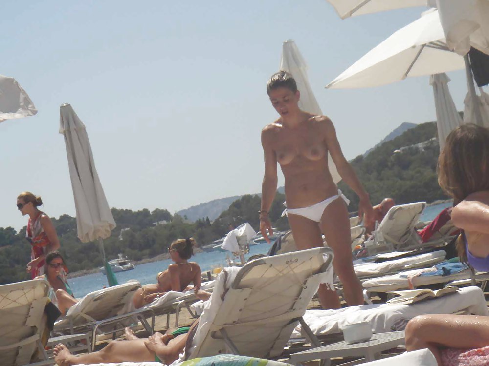 Sex Gallery The beach 107