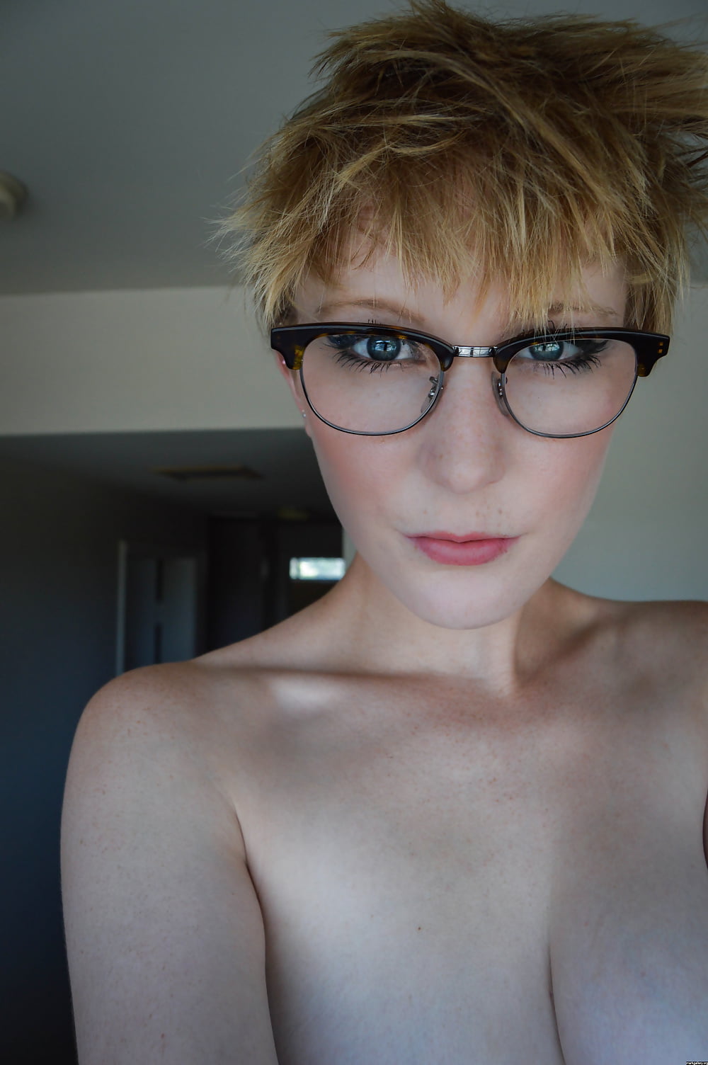 Sex Gallery Nerd Girls and Milfs