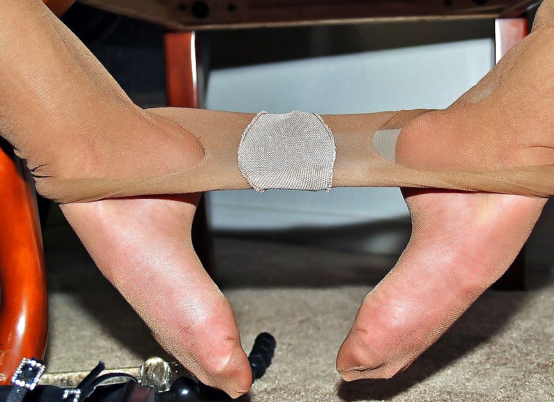 Sex Gallery FEET IN HOSE 2 -bymn