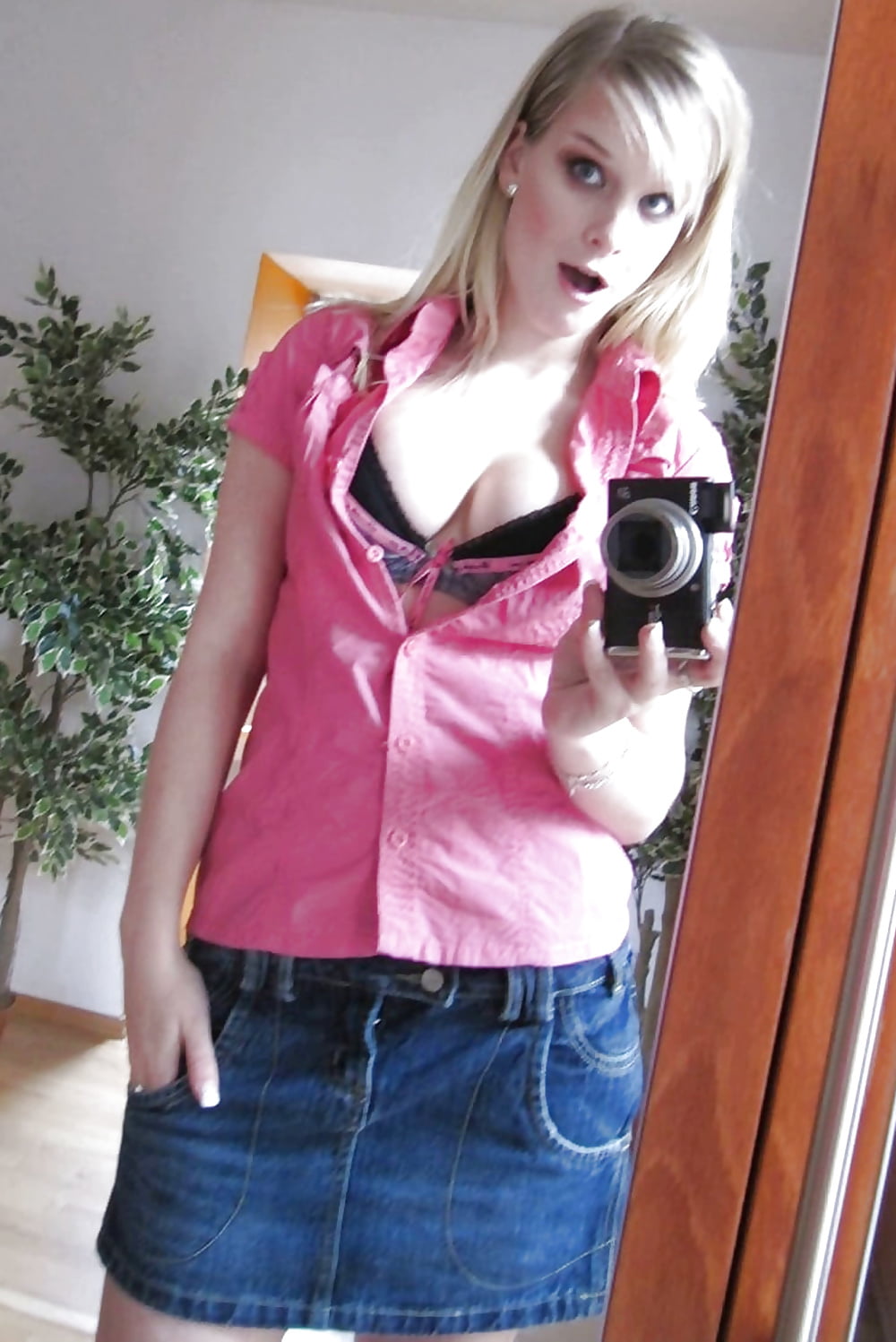 Sex Gallery Private Self-Shot session of a young cute blond Teen Girl