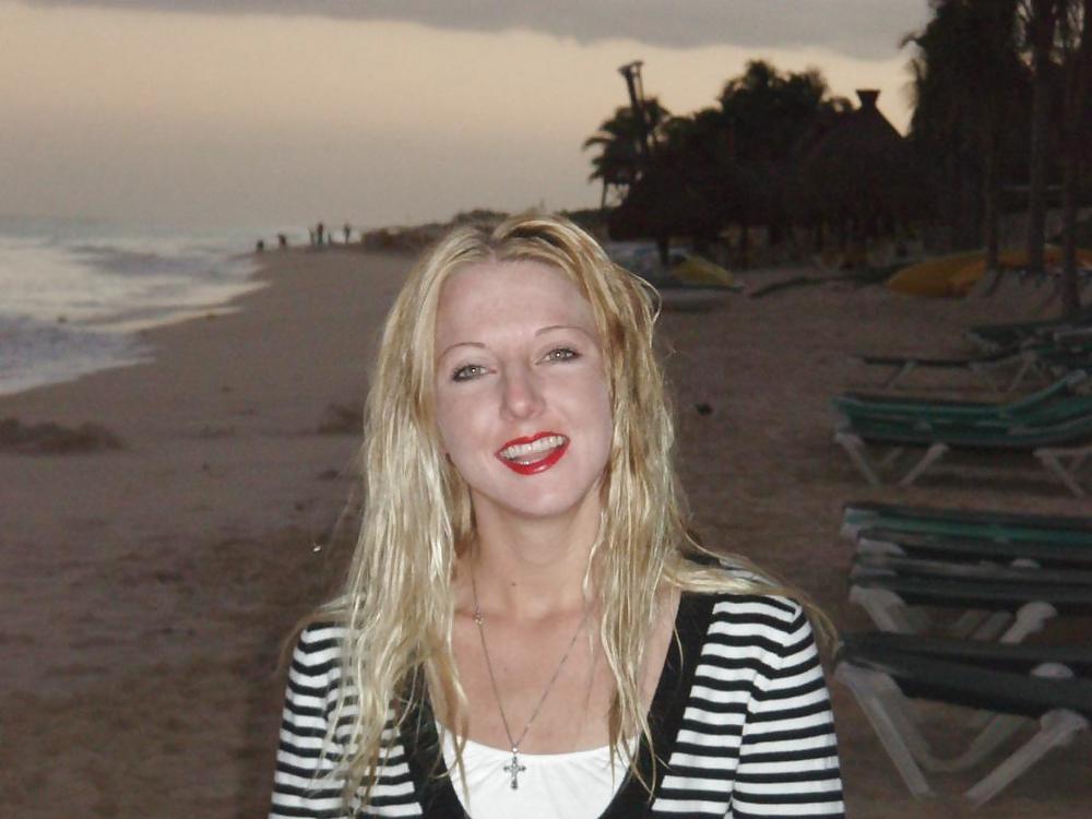 Sex Gallery BEAUTIFUL AMATEUR IN MICRO BIKINI...SO NICE