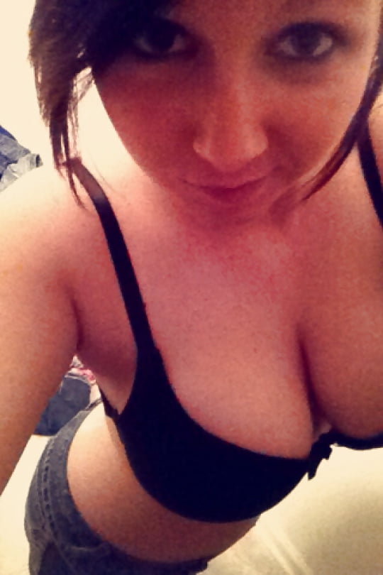 Sex Gallery BIG TITS  SMALL TITS TWO SELFIE BABES (SG)