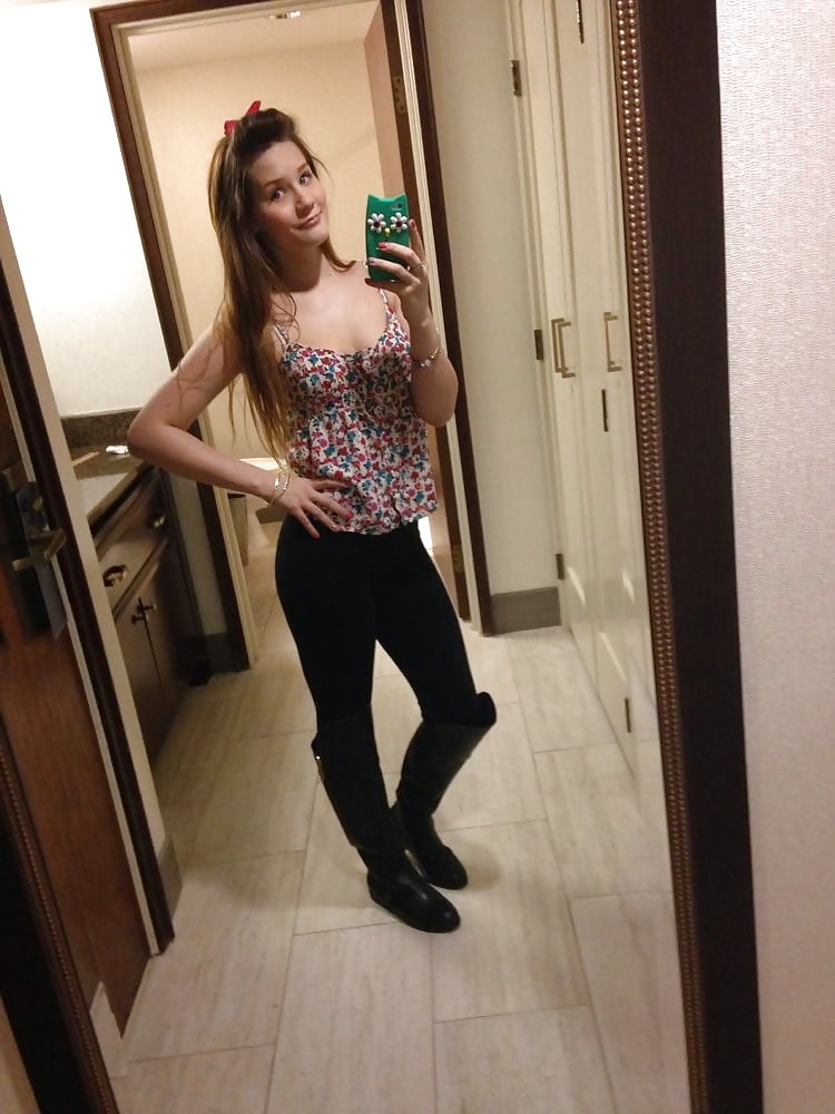 Sex Gallery Young slut Sarah blackmailed