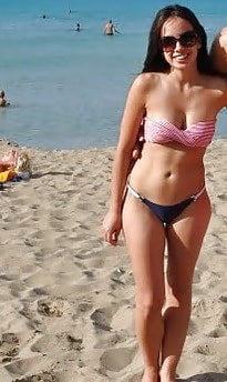 Sex Gallery Cute teen brunette w braces in bikini