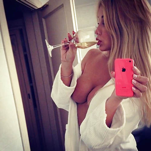 Sex Gallery Selfie knickers on!