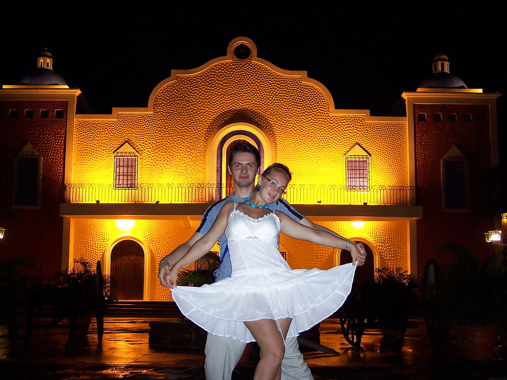 Sex Gallery Young Couple on Vacation