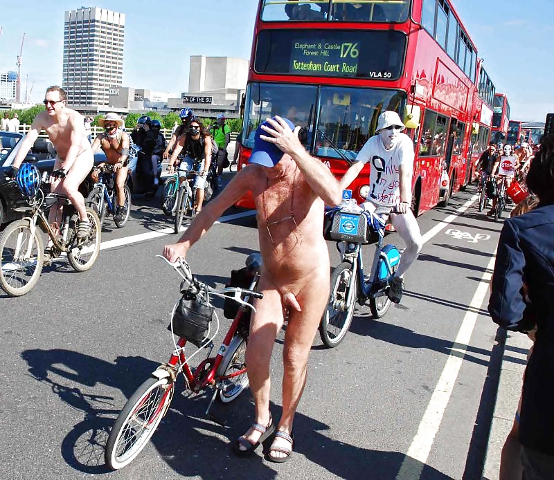 Sex Gallery Naked bike ride cycling showing titis & pussies some cocks 2