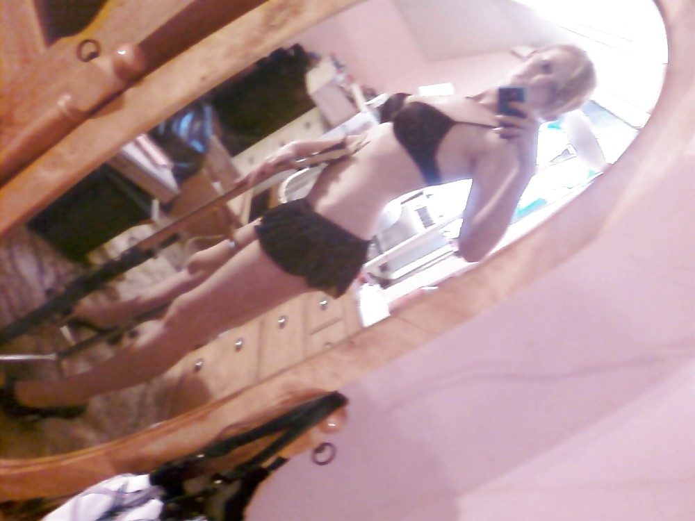 Sex Gallery Perky & Pretty Teen