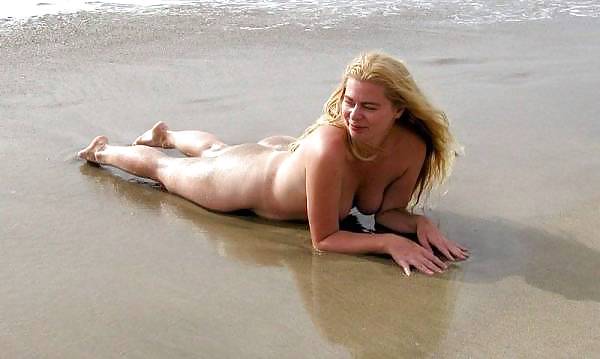 Sex Gallery Hot Beach Babes who want more???