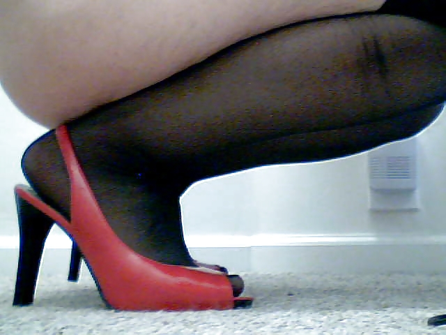 Sex Gallery Red shoes and black stockings (LadyBugMe)