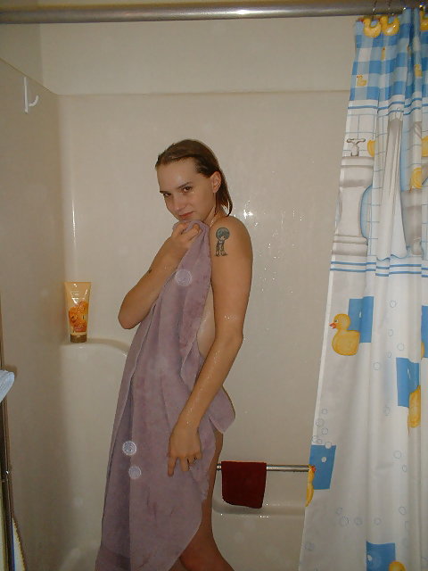 Sex Gallery sexy  girl in the shower