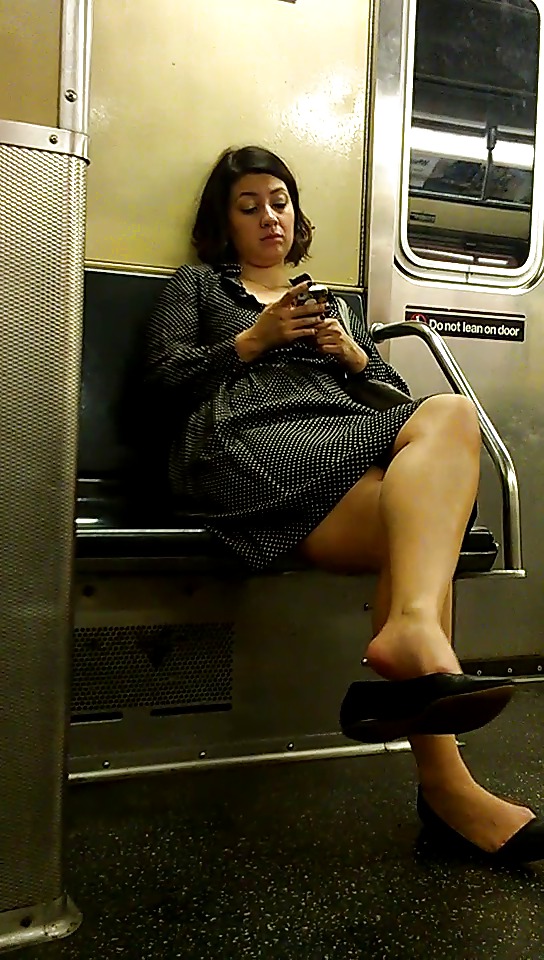 Sex Gallery New York Subway Girls Sexy Legs Short Skirts
