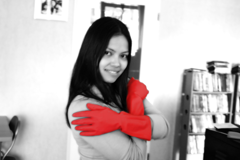 Sex Gallery Asian in Red Rubber Gloves