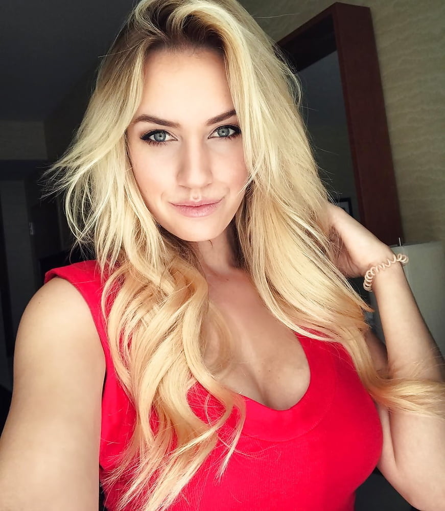 Mega-Collection: Paige Spiranac - 58 Photos 