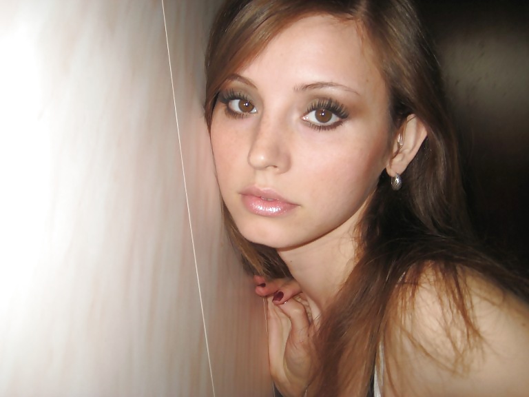 Sex Gallery Dark haired ukraine escort