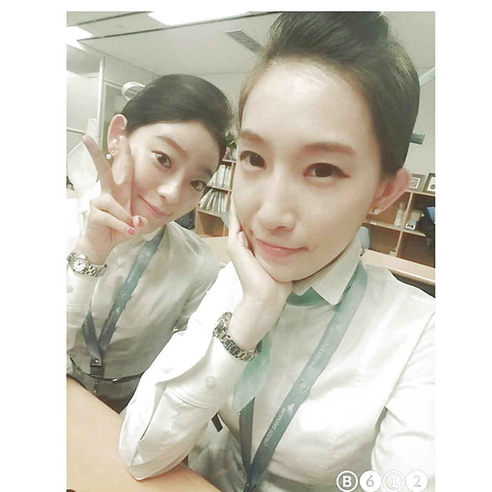 Sex Gallery Korean air hostess takes self pics
