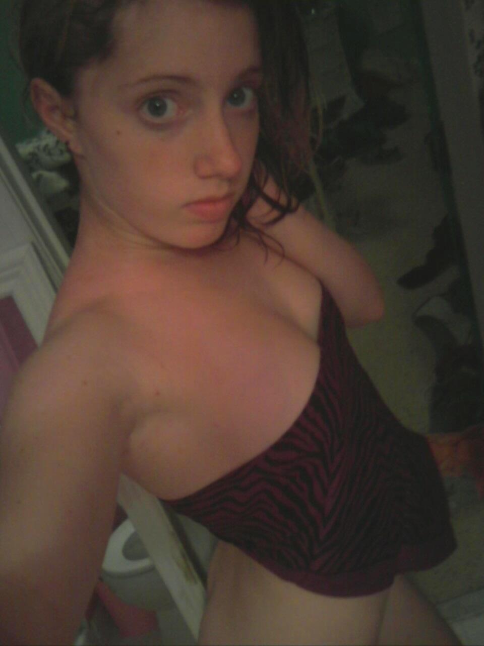 Sex Gallery SHOOTING HIMSELF - ASHLEY