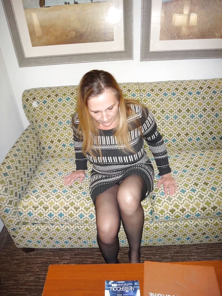 Sex Gallery Mature lady in pantyhose